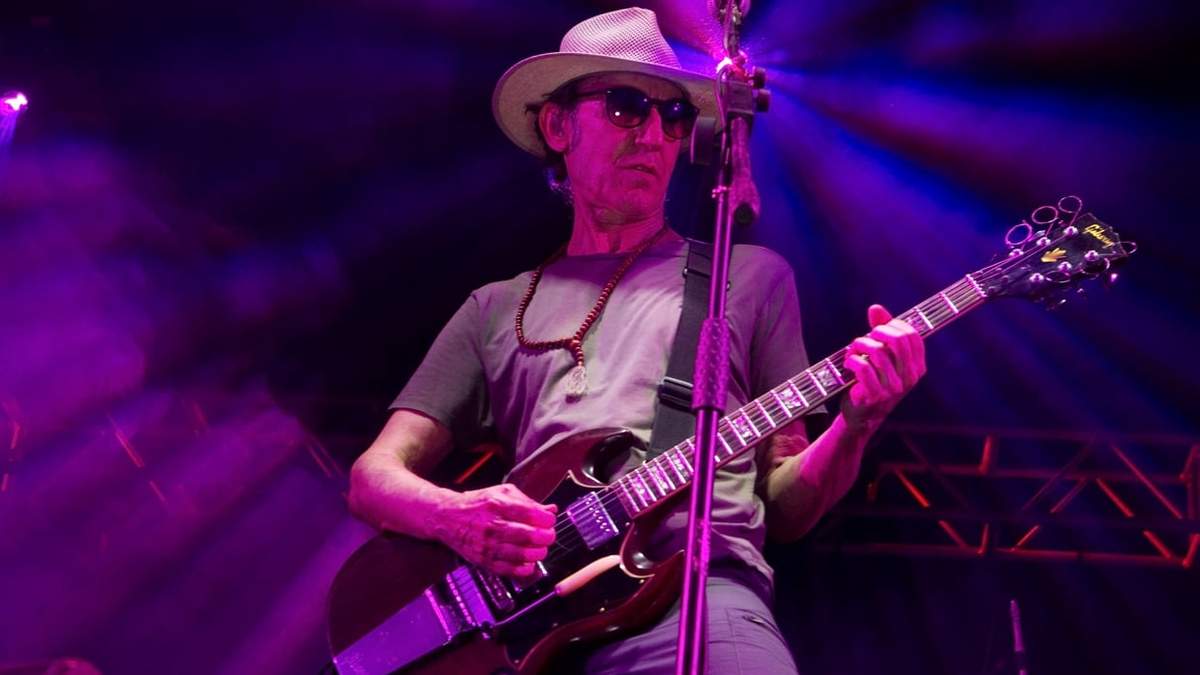Skay Beilinson & Los Fakires hicieron emocionar al público ricotero en el Gimnasio del Parque Central. Fuente: (Emiliano Ortiz)