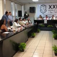 A puerta cerrada y fuera de su sede, el Congreso de BC confirma la "Ley Bonilla"