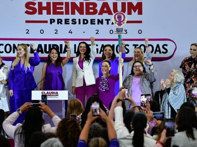 Un "ejército" de mujeres arropó a Sheinbaum: “No llego sola, llegamos todas”