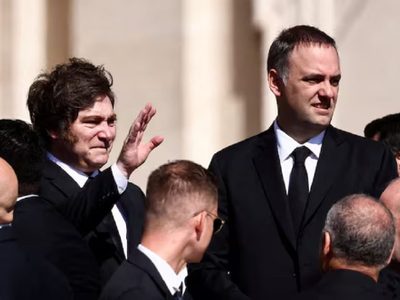 Nuevas revelaciones complican a Adorni y el Gobierno insiste en que responderá ante la Justicia