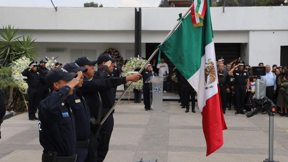 Ceremonia por policía muerto