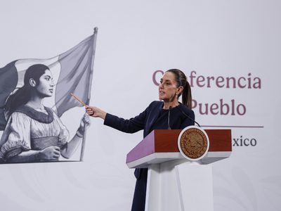 Sheinbaum firma iniciativa para que extorsiones se investiguen de oficio