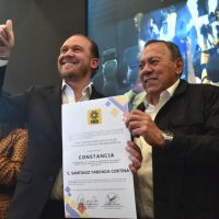 Santiago Taboada recibe la constancia como candidato del PRD