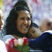 Mujer que había buscado protección contra la deportación en iglesias de Colorado está detenida