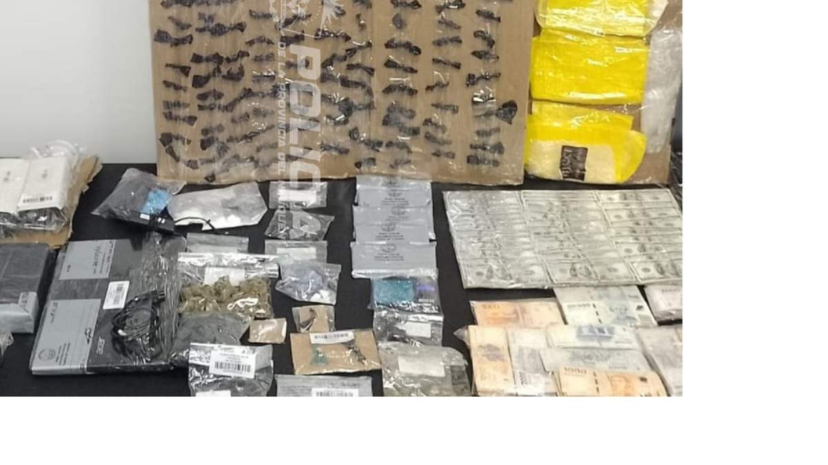 Los allanamientos permitieron el secuestro de cocaína, marihuana y una importante cantidad de dinero. Fuente (Policía de Neuquén)