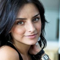 A diferencia de su ex, Aislinn Derbez muestra lo asumido que tiene el fin de su matrimonio