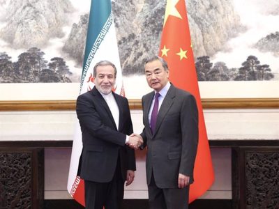 China apoya las negociaciones de Irán con Estados Unidos sobre la cuestión nuclear
