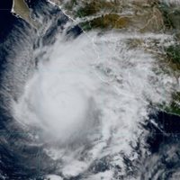 El huracán Norma sube a categoría 3 en su camino hacia Los Cabos