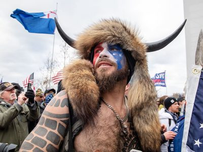 El insólito pedido de Jacob Chansley, el “vikingo” del asalto al Capitolio, a Donald Trump