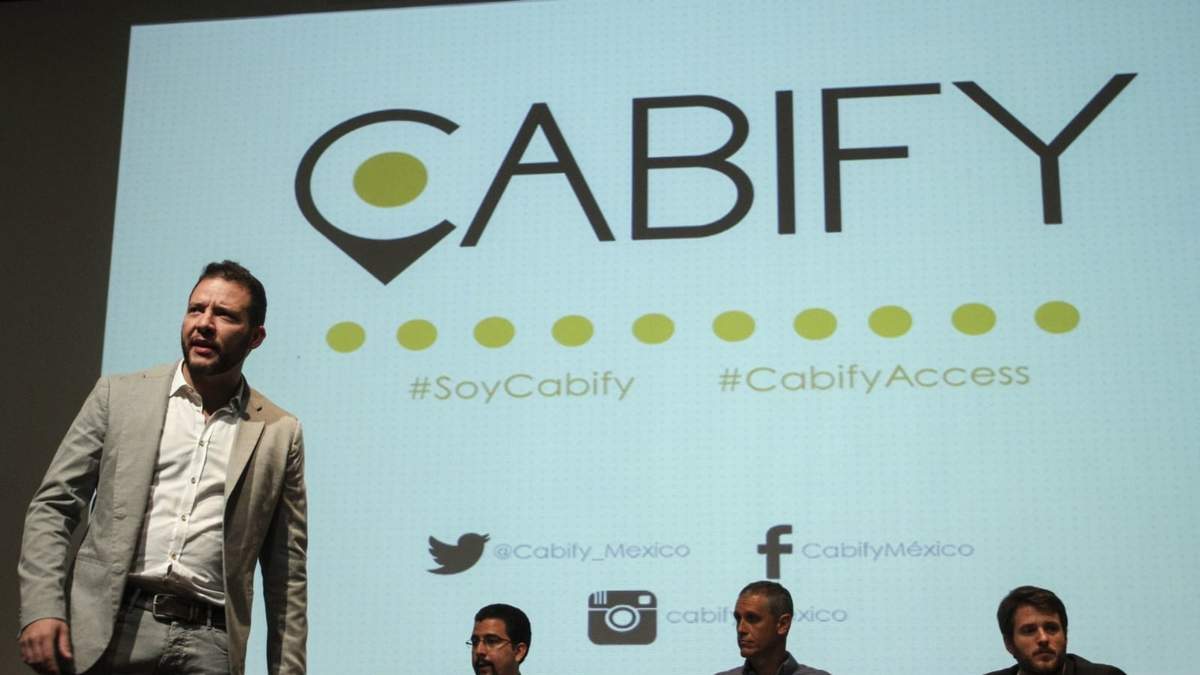 Directivos de la compañía en una conferencia en 2015