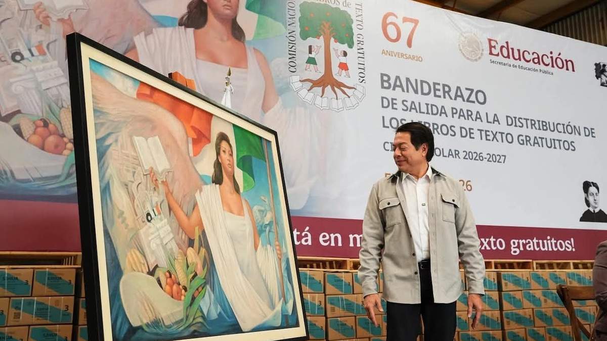 Mario Delgado en el banderazo de salida para la distribución de 153.4 millones de ejemplares de Libros de Texto Gratuitos, el 12 de febrero