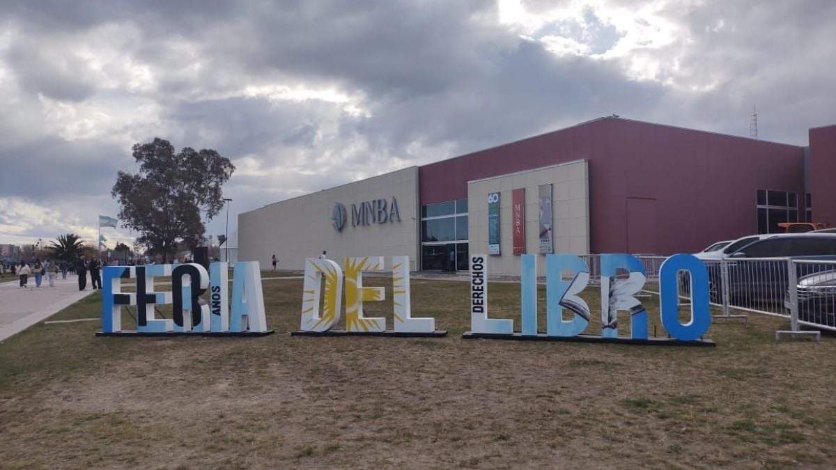 En el marco del aniversario de la ciudad, se iniciará una nueva edición de la feria del libro. Fuente: (X).