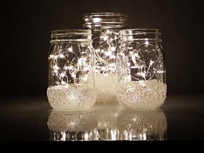 Con un CD viejo y un frasco de vidrio podés crear este hermoso objeto para darle un toque chic a tu hogar