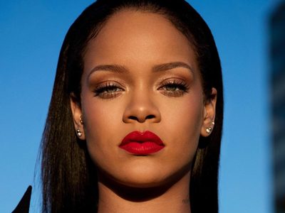 ¡DIOS MÍO! Se filtra foto de Rihanna al natural y sin limitaciones. ¿Cómo pasó esto?