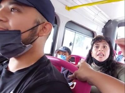 “Voy a ser mujer en este momento”, dice hombre que usa zona exclusiva de Metrobús (Video)
