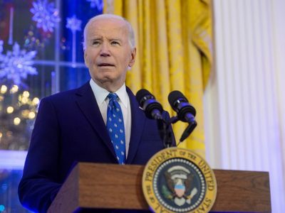 Biden promete reducir gases de efecto invernadero de EU en más del 60% al dejar el cargo