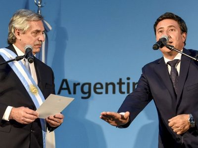 "¡No pensé en renunciar!": el ministro Arroyo defendió su gestión