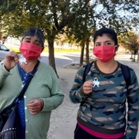 Gesto para destacar en Zapala: entregaron escarapelas a los vecinos de la ciudad