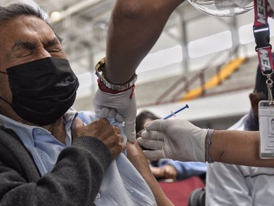 Con más de 4 mil dosis, inicia vacunación contra covid-19 en Ecatepec