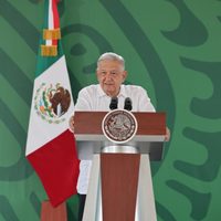 AMLO denunció que hay dos abogados que “malaconsejan” a trabajadores de Mexicana de Aviación