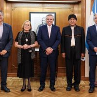 Alberto Fernández participó del lanzamiento del libro "Evo: Operación Rescate"