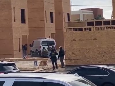 Realizan redadas en negocios y construcciones de Eagle Pass, Texas, para localizar migrantes