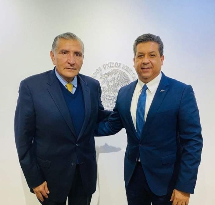 El mandatario estatal junto a Adán Augusto López