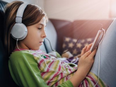 La OMS elabora una norma mundial para prevenir la pérdida auditiva en jugadores de videojuegos