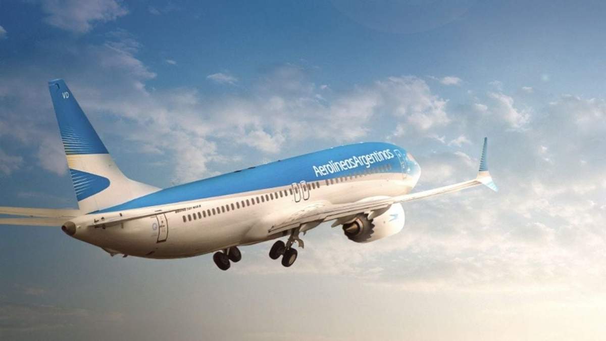 Suman frecuencia de Aerolíneas Argentina entre Neuquén y Buenos Aires. Fuente: (Perfil)
