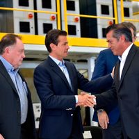 Peña inaugura proyectos por mil 200 mdd en Nuevo León
