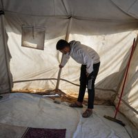 Primeras lluvias invernales fuertes azotan refugios improvisados de Gaza