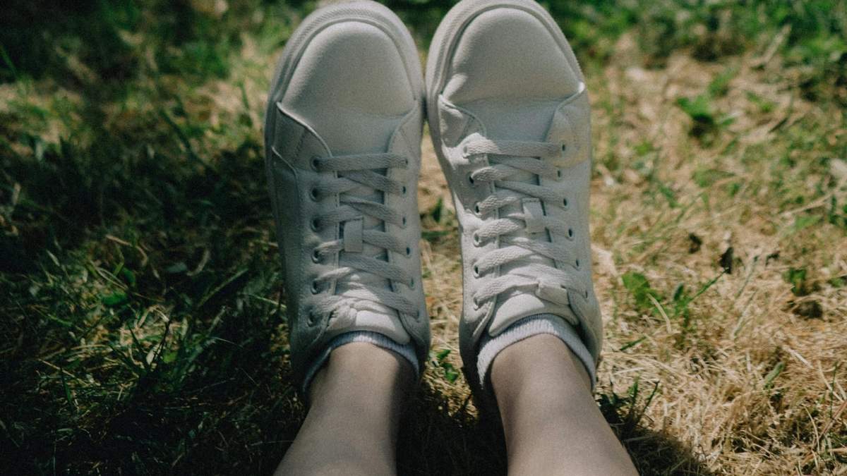 Limpia tus zapatillas blancas en solo unos segundos