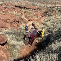 Un automóvil cayó en un cañadón en la Ruta 237 por evitar un choque frontal