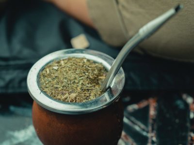 Si tu mate se llenó de hongos con yerba vieja, limpialo con este trucazo y dejalo como nuevo