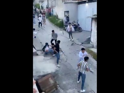 Trifulca entre supuestos estudiantes ebrios deja dos lesionados en Almoloya de Juárez (Video)