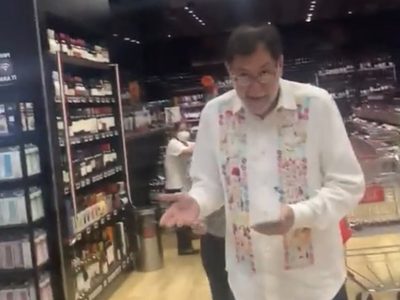Fernández Noroña llama "acomplejados" a quienes lo critican por comprar en City Market (Video)