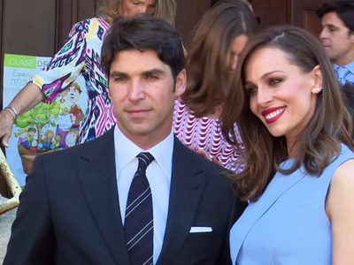 Sin ver para los lados: Eva González y Cayetano Rivera disfrutan como si nada de la ciudad de Sevil