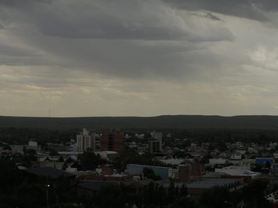 Clima en Neuquén: domingo gris con posibles lloviznas en el valle y tormentas en la cordillera