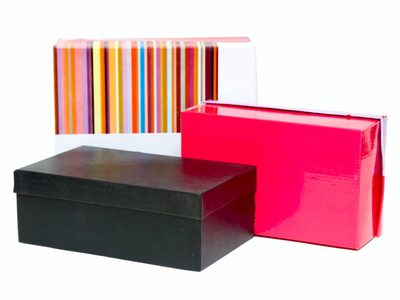Si tenés tapas de cajas de zapatos viejas, no las tires: mirá cómo crear esta fabulosa bandeja para decorar