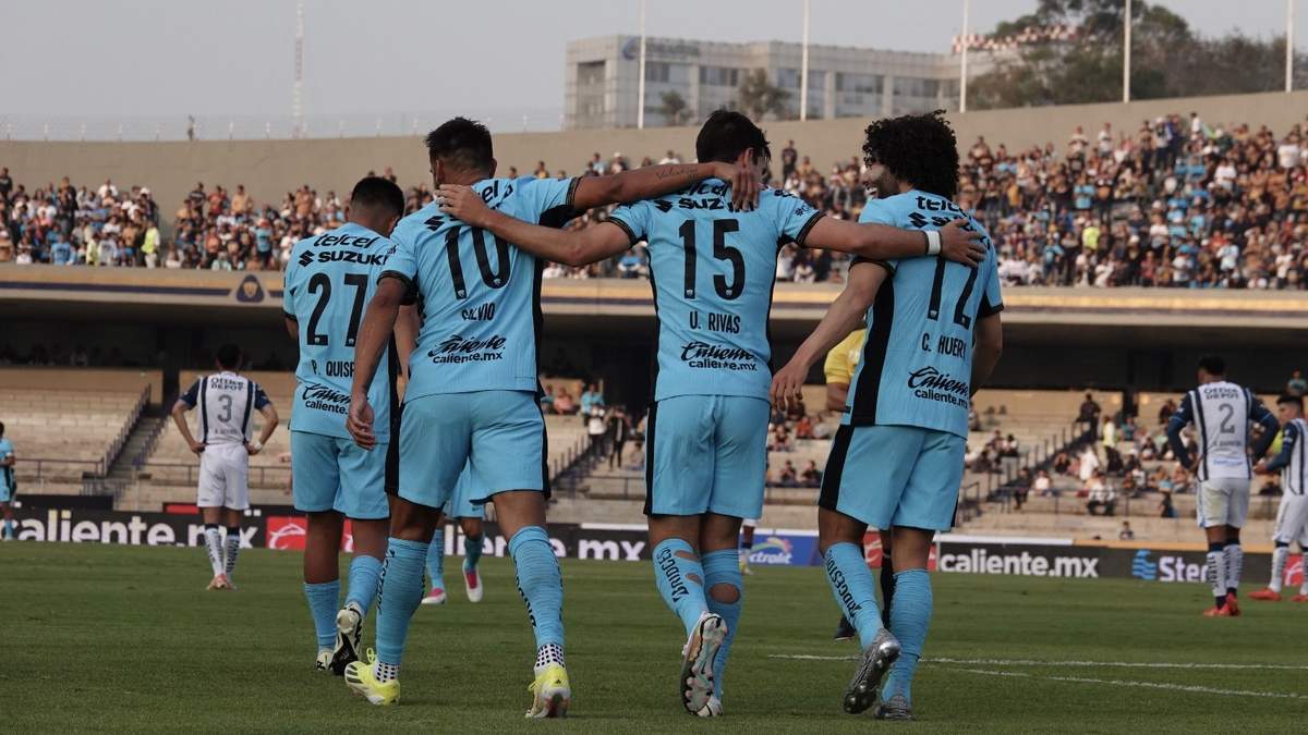 Eduardo Salvio, Ulises Rivas y César Huerta celebraron el primer gol anotado a su favor contra Pachuca