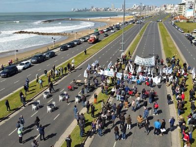 Mar del Plata: gastronómicos piden trabajar con mesas al aire libre