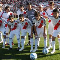 Retirado: Jugó en River y hoy vende camisetas de fútbol por internet