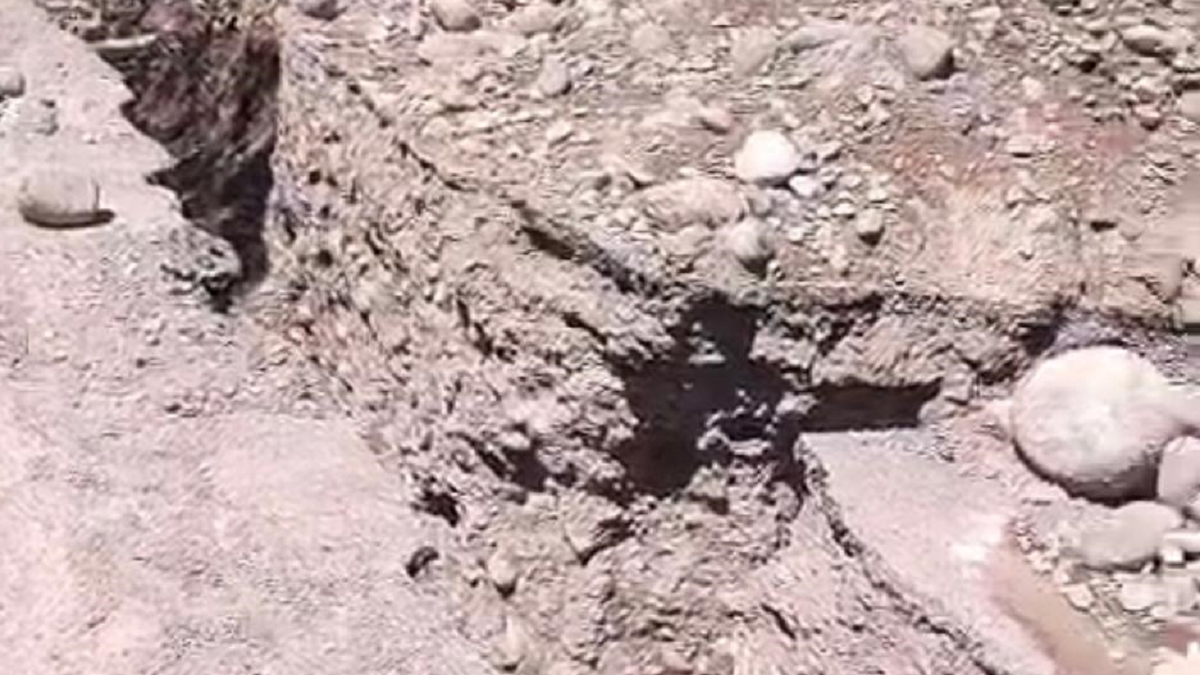 Caos por una obra inconclusa.