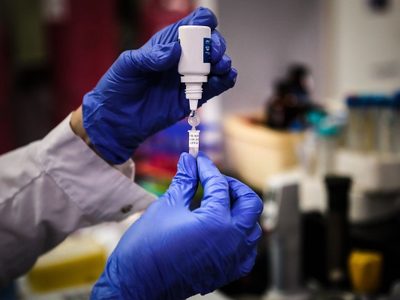 Estados Unidos podría distribuir una vacuna para fines de octubre