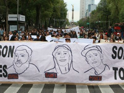 '¡Cine sí, muerte no!”, repudian en marcha estudiantes por asesinato de compañeros en Jalisco