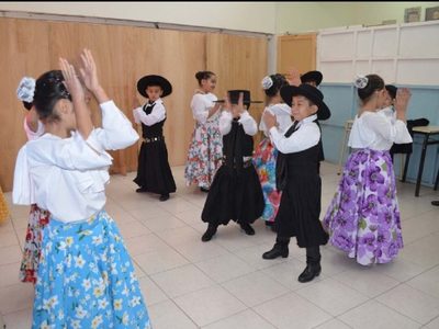 Todas las escuelas de Río Negro incluirán la enseñanza del folklore
