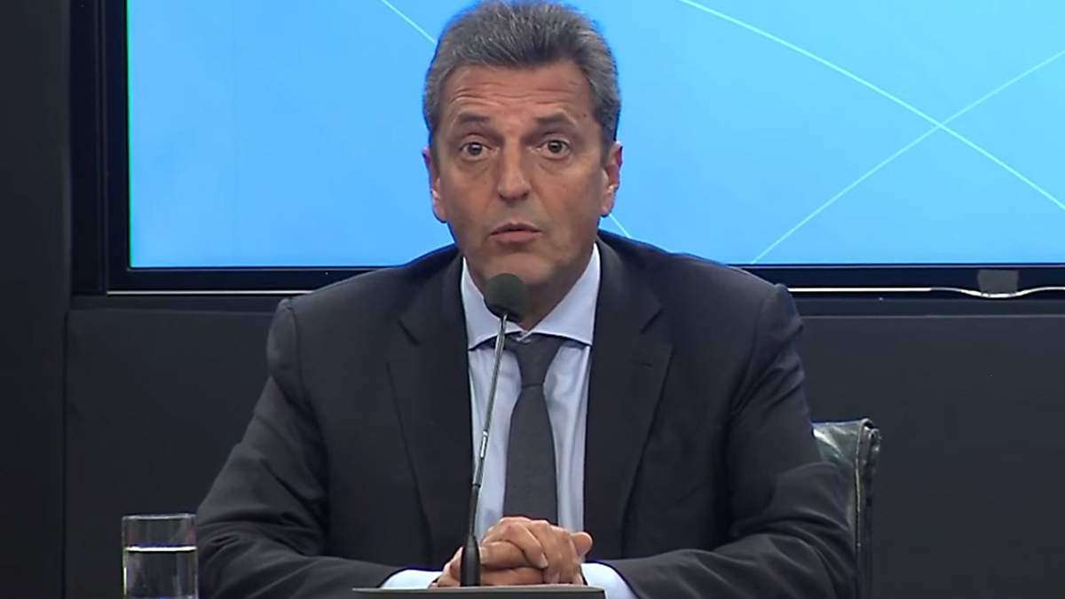 Massa declaró que hubo “incumplimientos” en el plan de viviendas