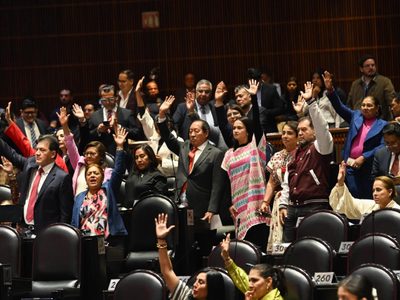 Diputados de Morena, aliados y MC aprueban “Plan B” electoral en lo general