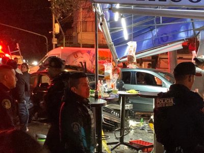 Automovilista choca un puesto de tacos en la Narvarte; hay nueve heridos