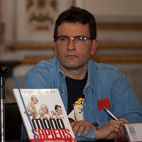Políticos, periodistas y lectores rinden homenaje a Helguera